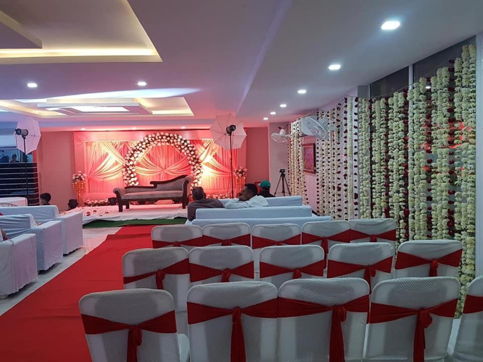 K3 Club Residency Hotel Jhānsi Екстериор снимка