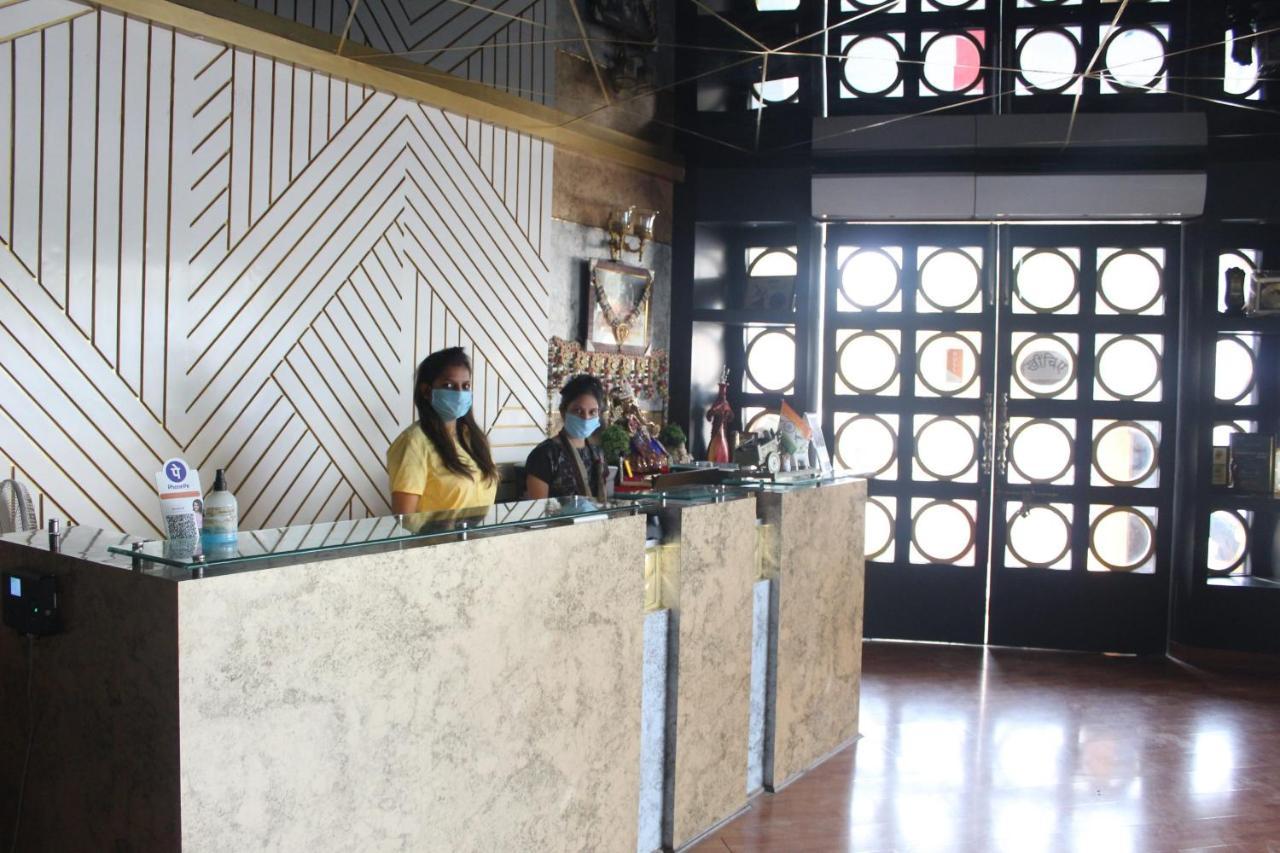 K3 Club Residency Hotel Jhānsi Екстериор снимка