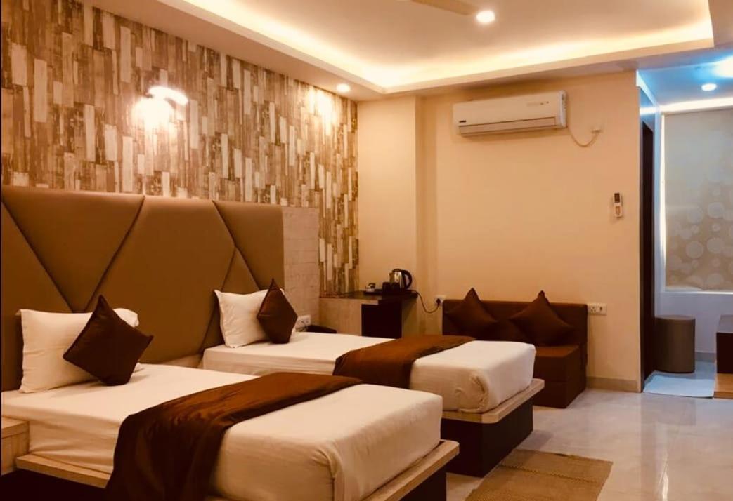 K3 Club Residency Hotel Jhānsi Екстериор снимка