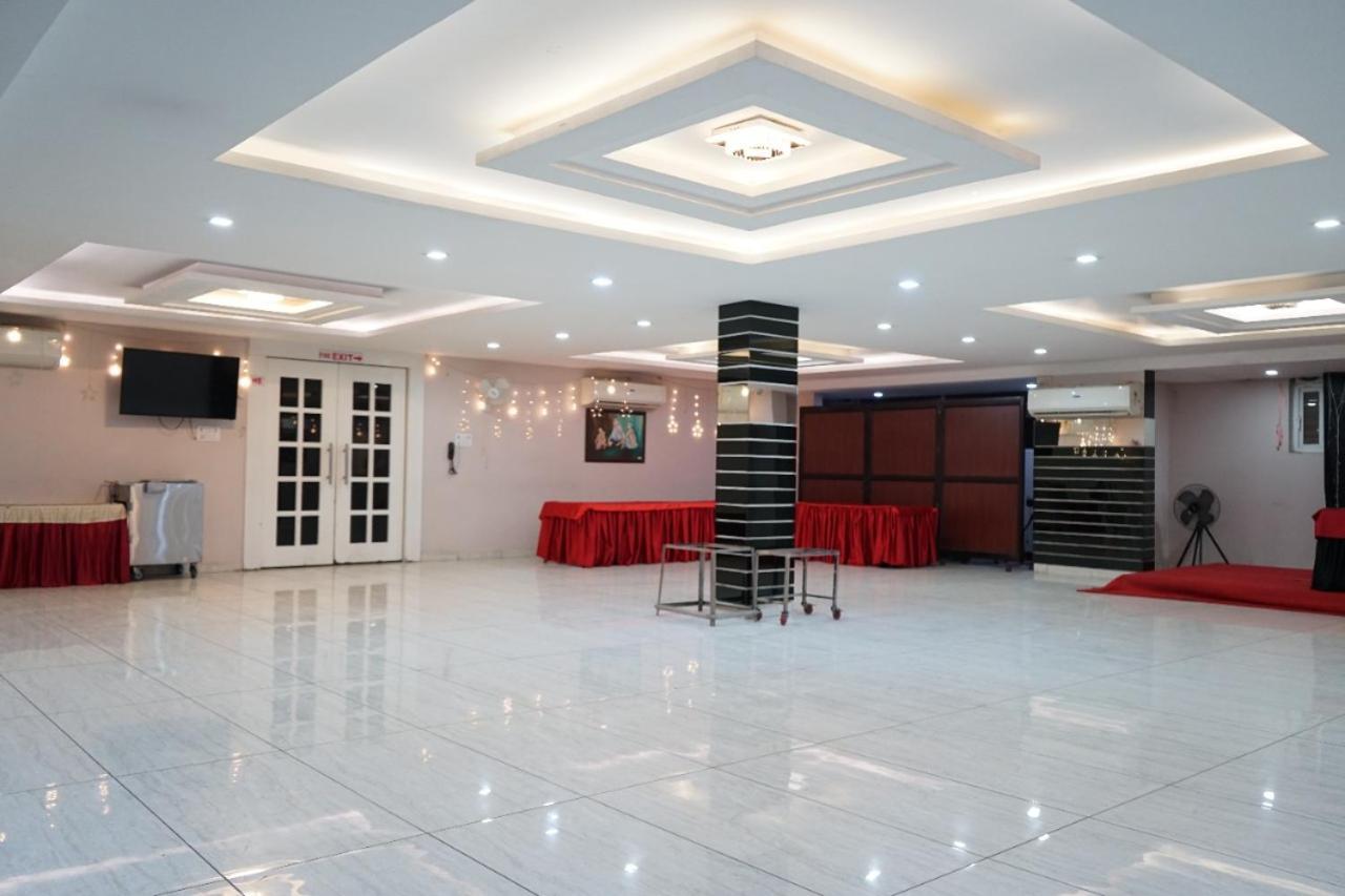 K3 Club Residency Hotel Jhānsi Екстериор снимка