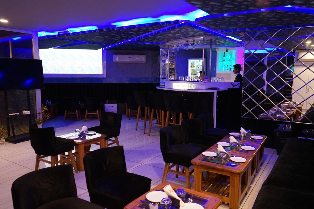 K3 Club Residency Hotel Jhānsi Екстериор снимка