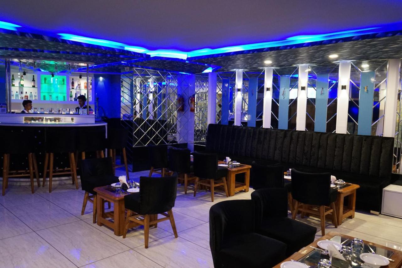 K3 Club Residency Hotel Jhānsi Екстериор снимка