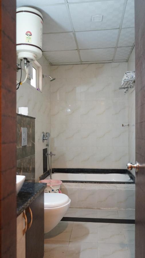 K3 Club Residency Hotel Jhānsi Екстериор снимка